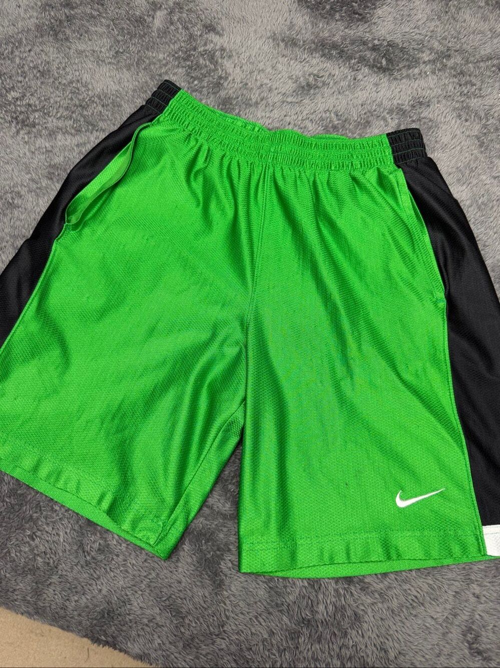 Nike Basketball Shorts Size Men’s Medium!